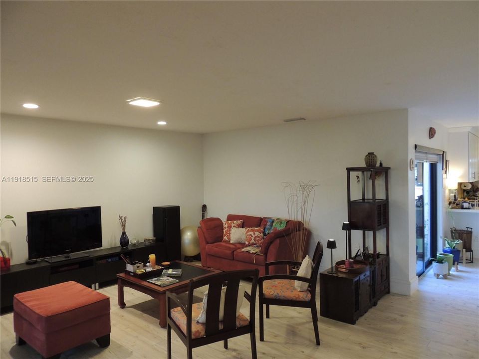 En Venta: $319,000 (3 camas, 2 baños, 1411 Pies cuadrados)