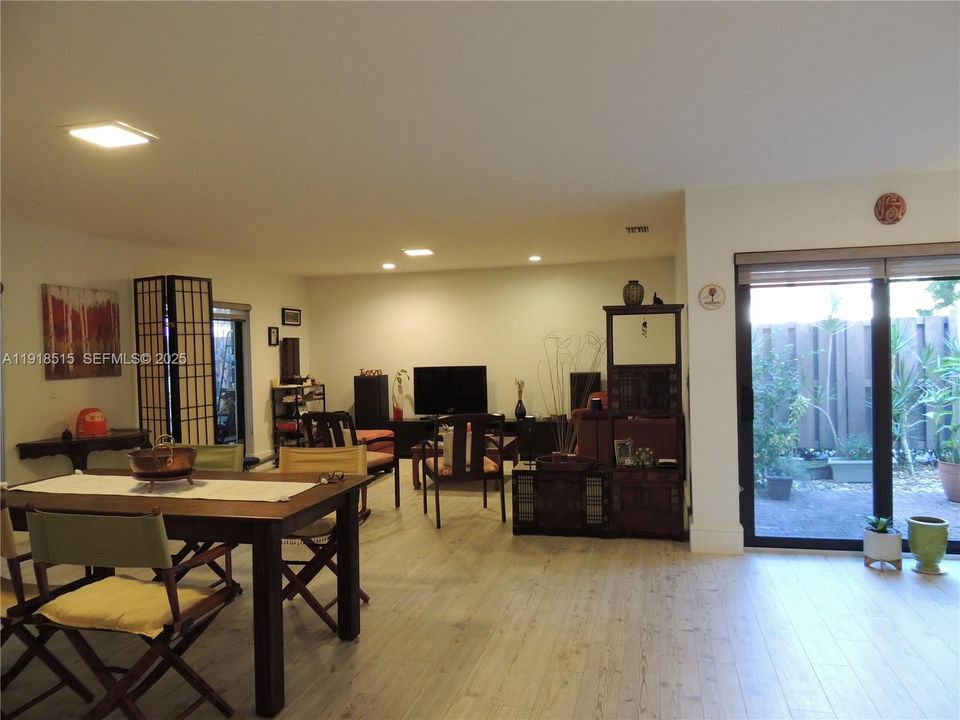 En Venta: $319,000 (3 camas, 2 baños, 1411 Pies cuadrados)