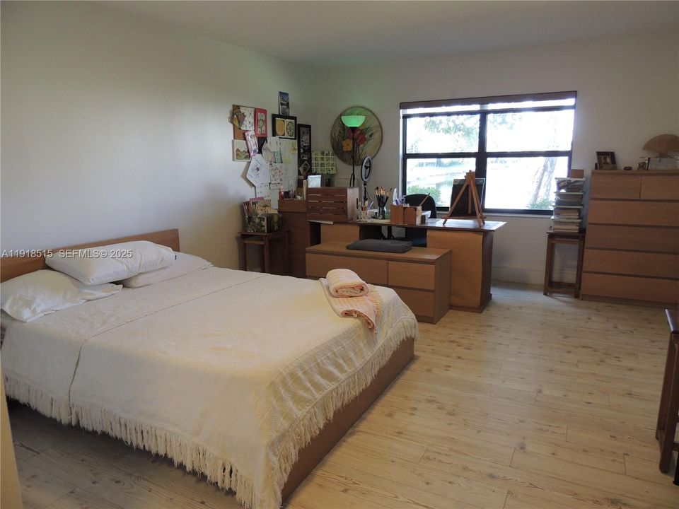 En Venta: $319,000 (3 camas, 2 baños, 1411 Pies cuadrados)