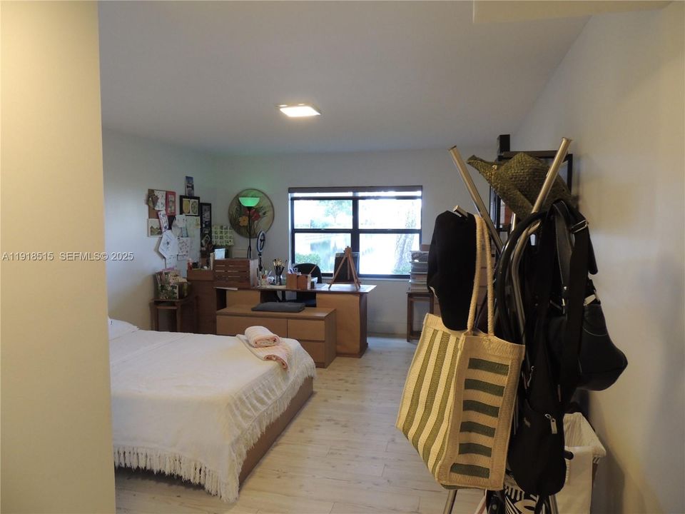 En Venta: $319,000 (3 camas, 2 baños, 1411 Pies cuadrados)