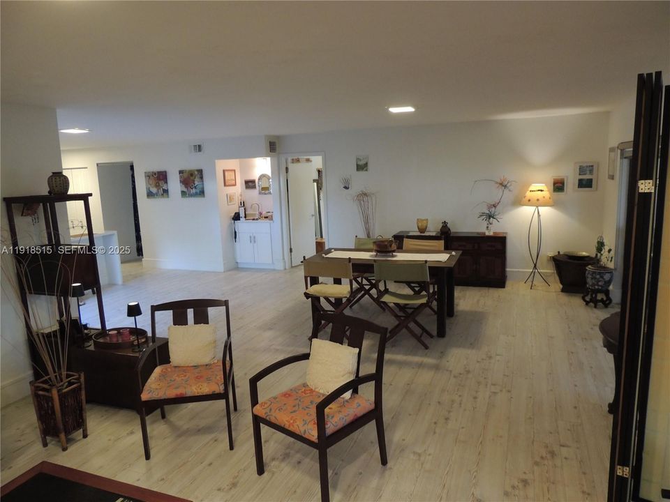 En Venta: $319,000 (3 camas, 2 baños, 1411 Pies cuadrados)