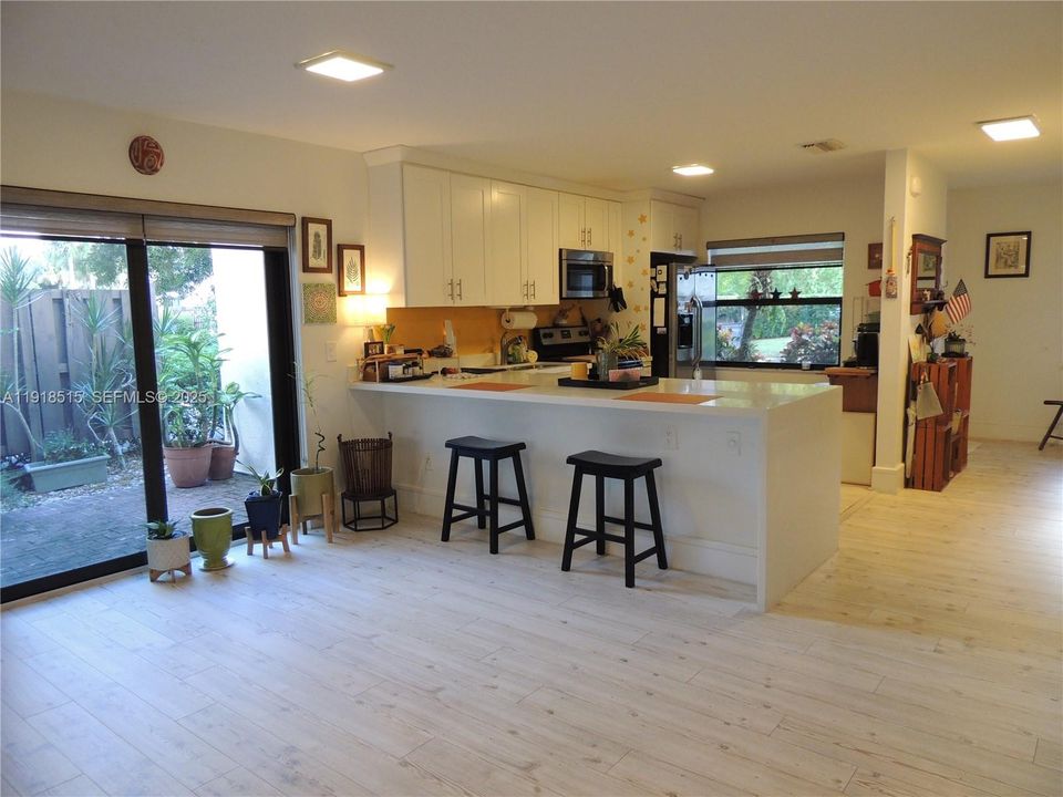 En Venta: $319,000 (3 camas, 2 baños, 1411 Pies cuadrados)