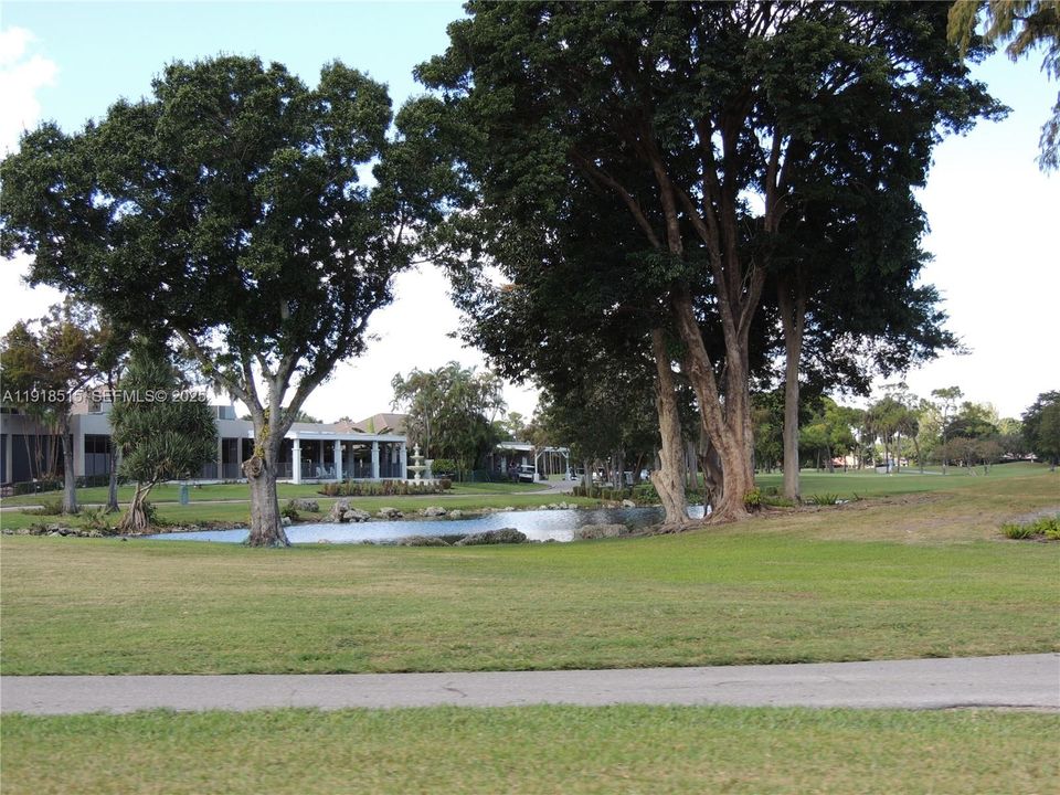 En Venta: $319,000 (3 camas, 2 baños, 1411 Pies cuadrados)