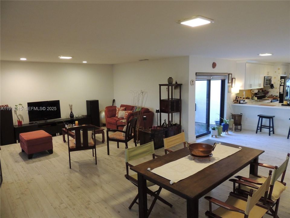 En Venta: $319,000 (3 camas, 2 baños, 1411 Pies cuadrados)