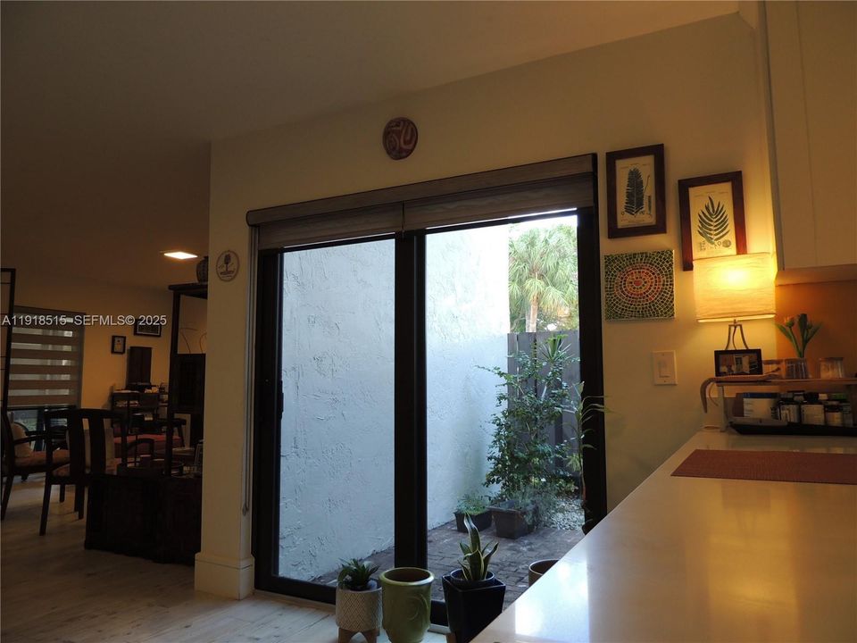 En Venta: $319,000 (3 camas, 2 baños, 1411 Pies cuadrados)