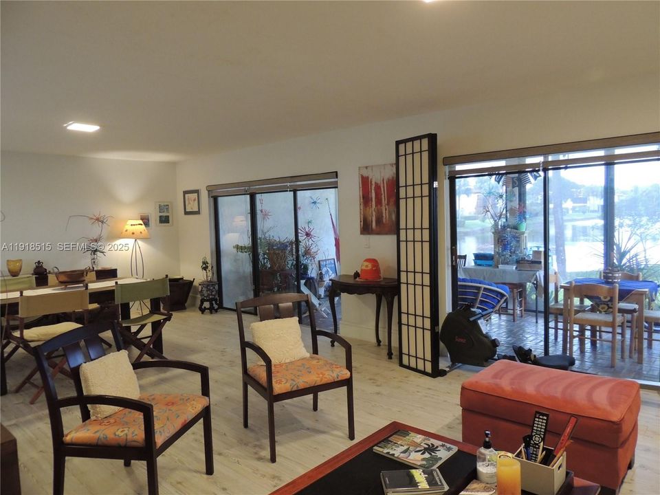 En Venta: $319,000 (3 camas, 2 baños, 1411 Pies cuadrados)