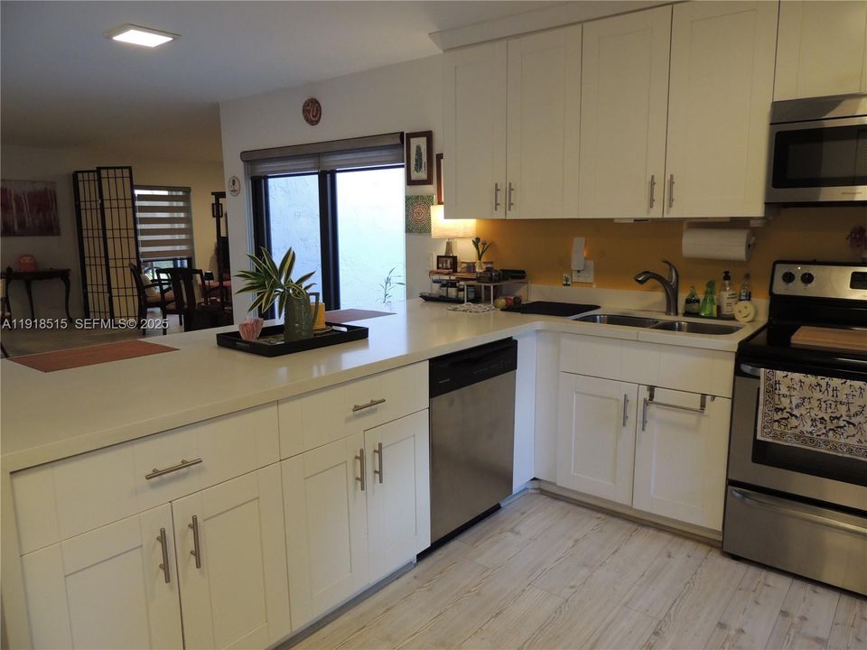 En Venta: $319,000 (3 camas, 2 baños, 1411 Pies cuadrados)