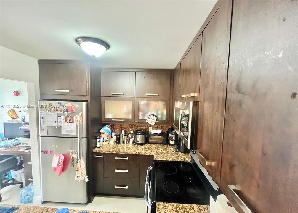 На продажу: $360,000 (2 спален, 2 ванн, 1210 Квадратных фут)