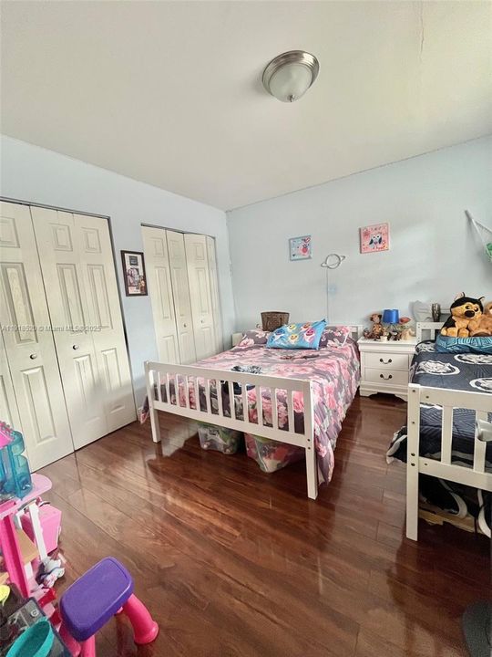 На продажу: $360,000 (2 спален, 2 ванн, 1210 Квадратных фут)