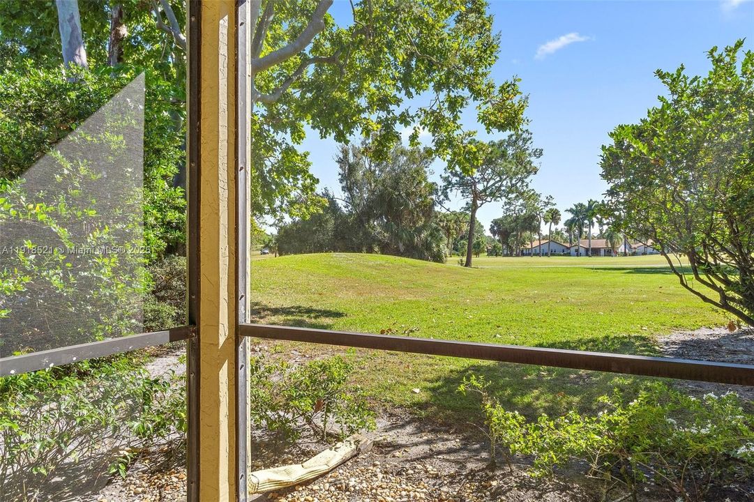 For Sale: $265,000 (2 beds, 2 baths, 1337 Square Feet)