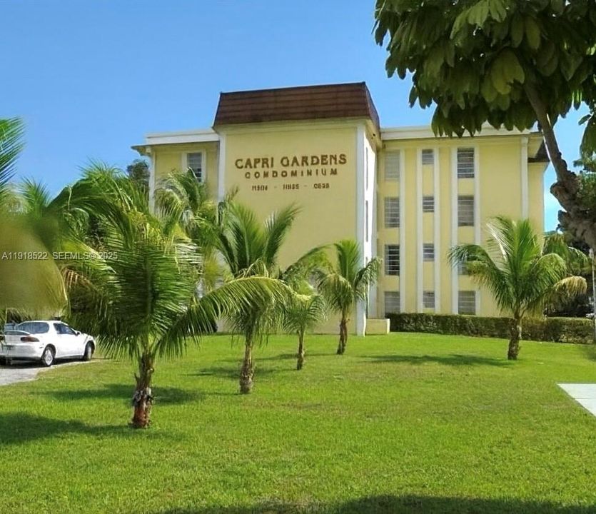 Под контрактом: $1,550 (1 спален, 1 ванн, 816 Квадратных фут)