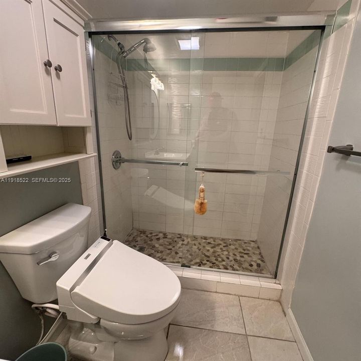 Под контрактом: $1,550 (1 спален, 1 ванн, 816 Квадратных фут)