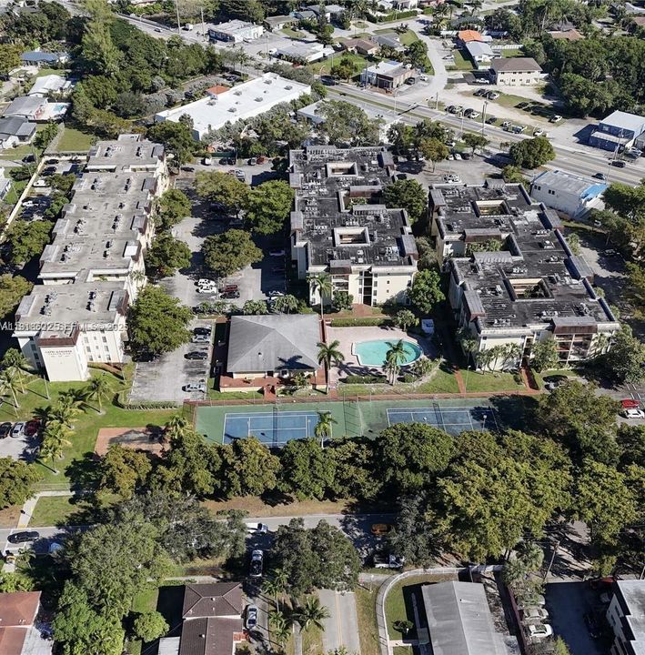 Под контрактом: $1,550 (1 спален, 1 ванн, 816 Квадратных фут)