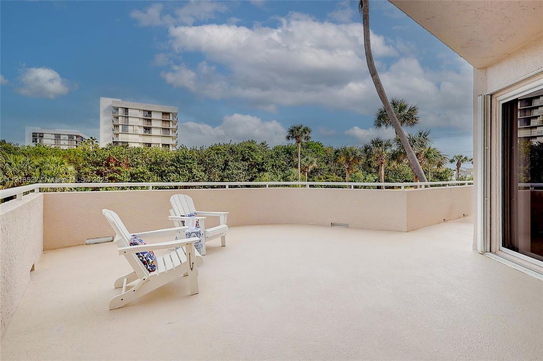 В аренду: $4,800 (3 спален, 2 ванн, 1724 Квадратных фут)