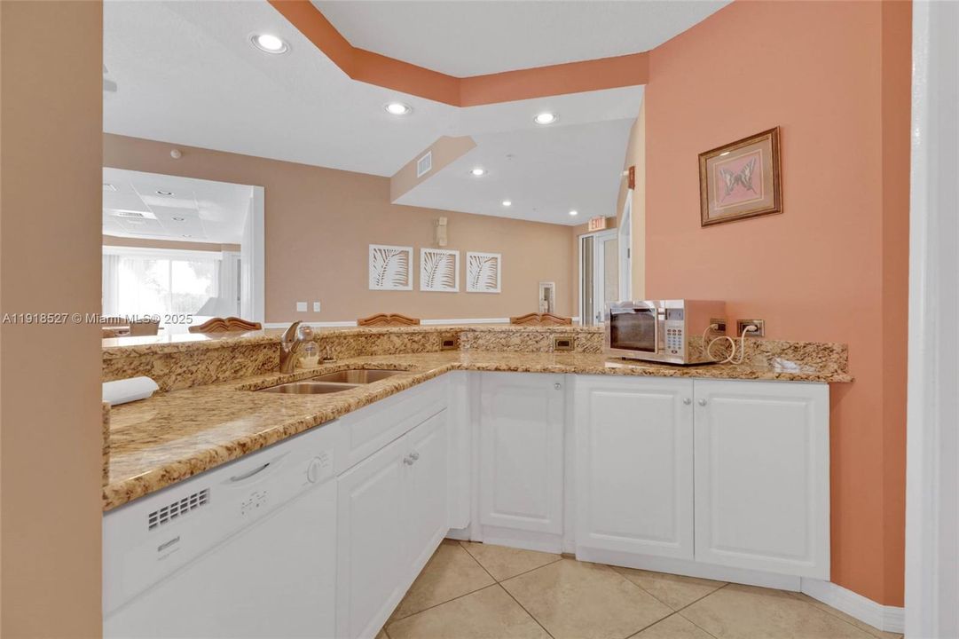 В аренду: $4,800 (3 спален, 2 ванн, 1724 Квадратных фут)