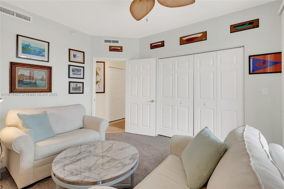 В аренду: $4,800 (3 спален, 2 ванн, 1724 Квадратных фут)