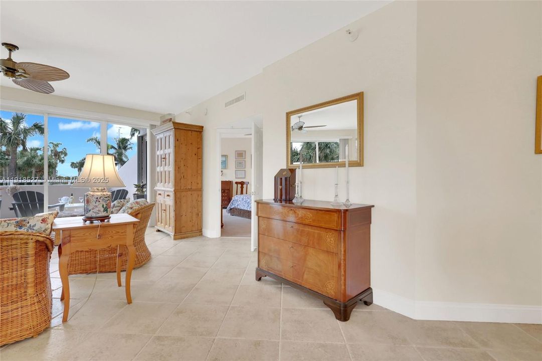 В аренду: $4,800 (3 спален, 2 ванн, 1724 Квадратных фут)