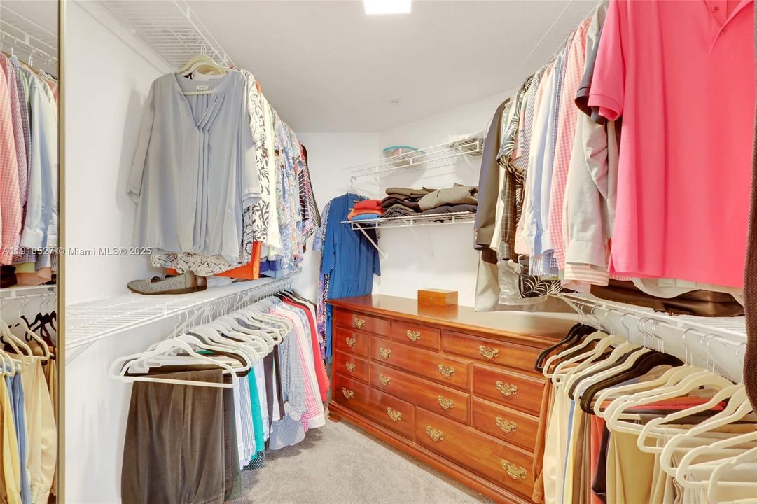 В аренду: $4,800 (3 спален, 2 ванн, 1724 Квадратных фут)