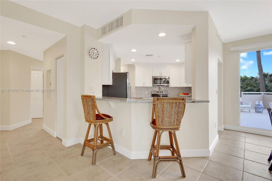 В аренду: $4,800 (3 спален, 2 ванн, 1724 Квадратных фут)