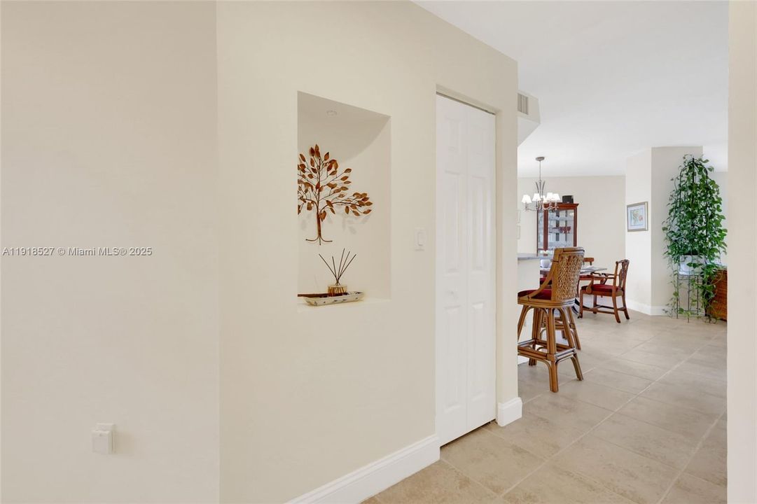 В аренду: $4,800 (3 спален, 2 ванн, 1724 Квадратных фут)