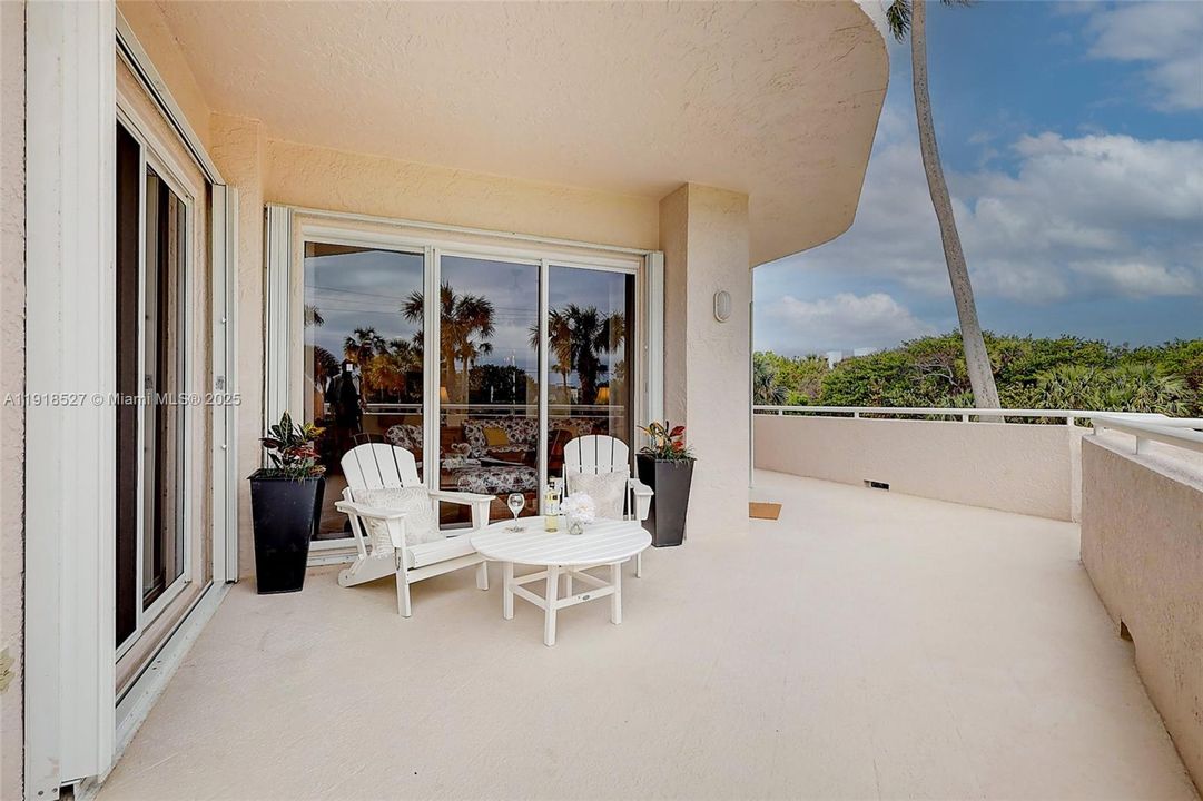 В аренду: $4,800 (3 спален, 2 ванн, 1724 Квадратных фут)