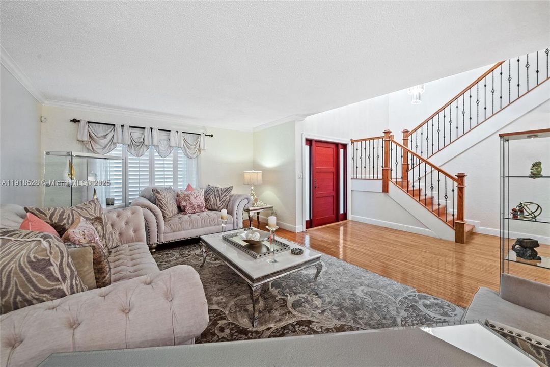 For Rent: $9,000 (4 beds, 3 baths, 2655 Square Feet)