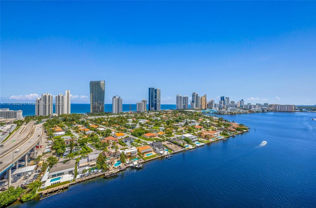 Active With Contract: $395,000 (2 beds, 2 baths, 1403 Square Feet)