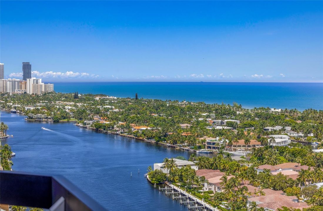 Active With Contract: $395,000 (2 beds, 2 baths, 1403 Square Feet)