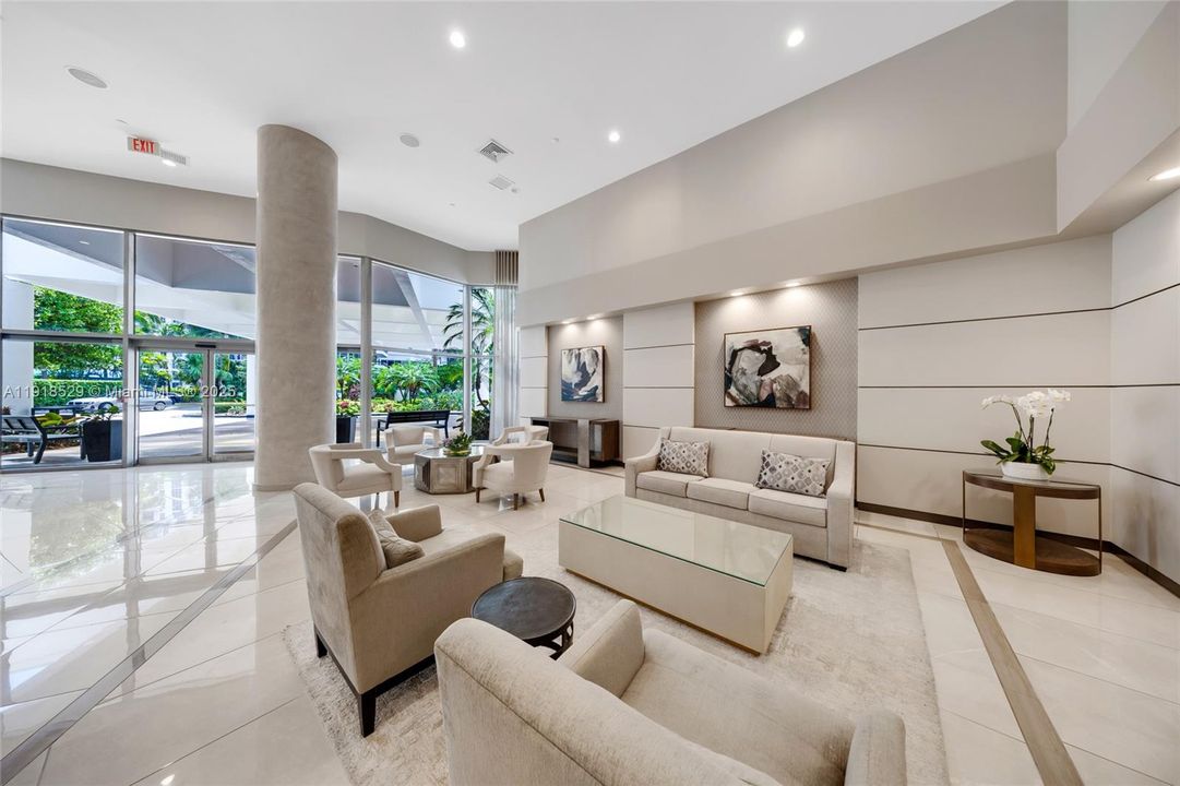 Active With Contract: $395,000 (2 beds, 2 baths, 1403 Square Feet)