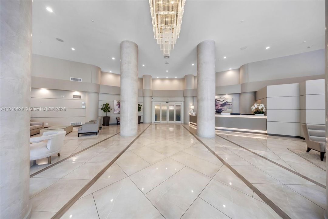 Active With Contract: $395,000 (2 beds, 2 baths, 1403 Square Feet)