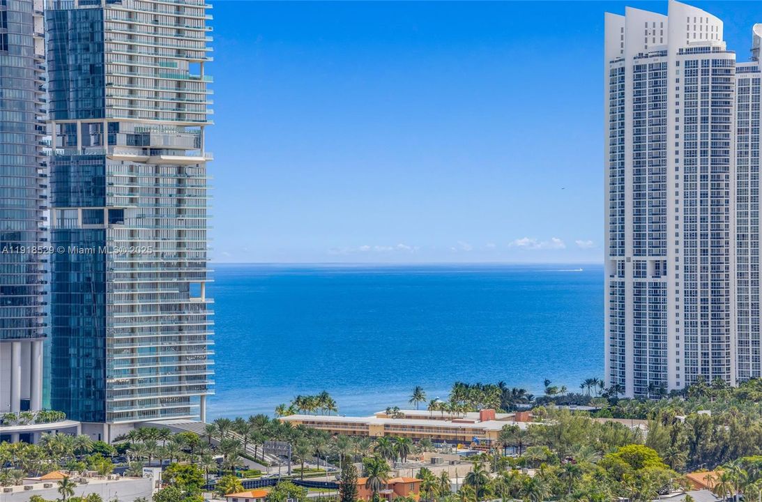 Active With Contract: $395,000 (2 beds, 2 baths, 1403 Square Feet)