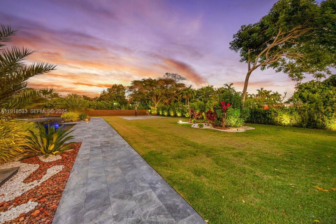 待售: $5,789,000 (6 贝兹, 6 浴室, 6566 平方英尺)