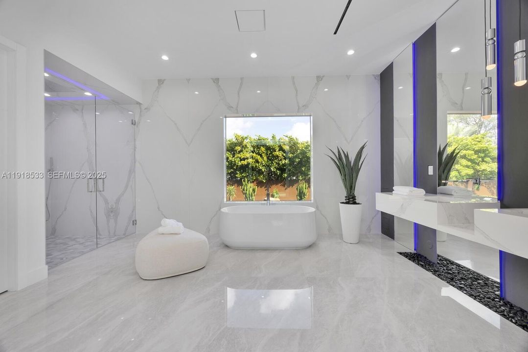 待售: $5,789,000 (6 贝兹, 6 浴室, 6566 平方英尺)