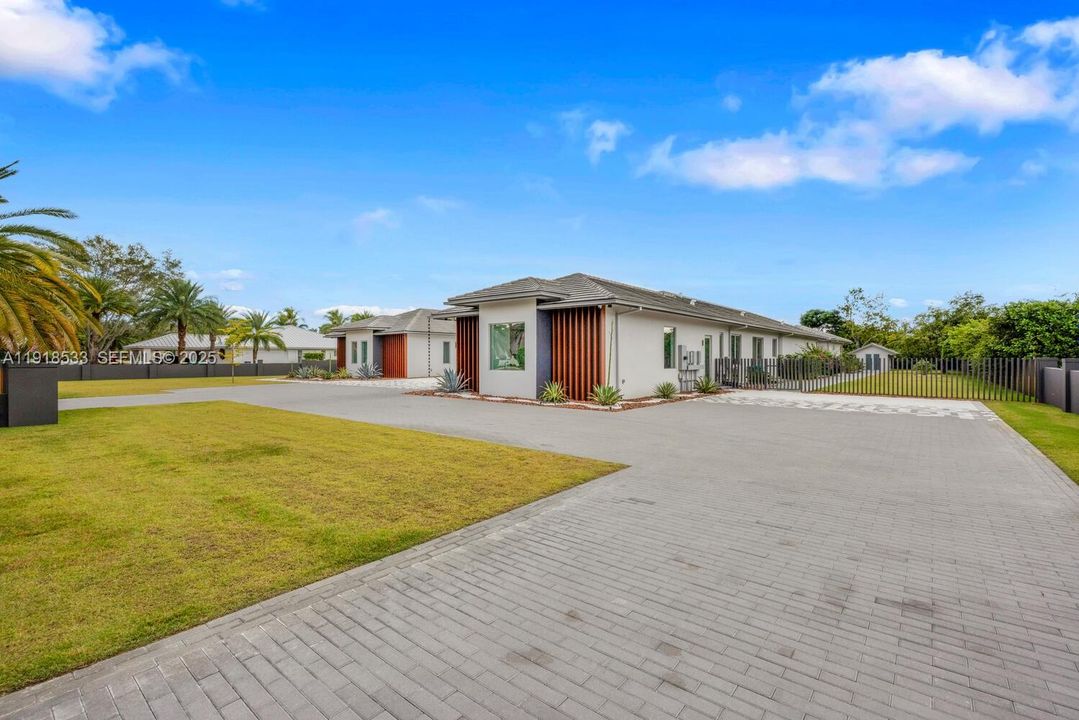 待售: $5,789,000 (6 贝兹, 6 浴室, 6566 平方英尺)