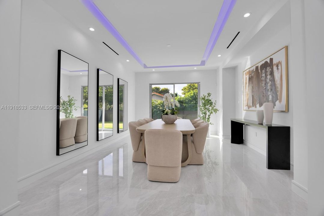 待售: $5,789,000 (6 贝兹, 6 浴室, 6566 平方英尺)