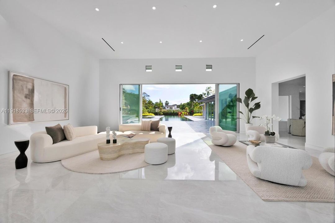 待售: $5,789,000 (6 贝兹, 6 浴室, 6566 平方英尺)