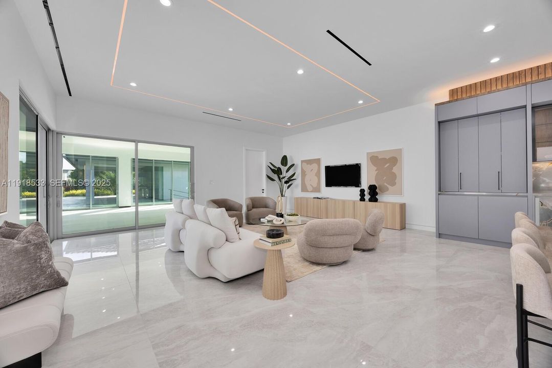 待售: $5,789,000 (6 贝兹, 6 浴室, 6566 平方英尺)