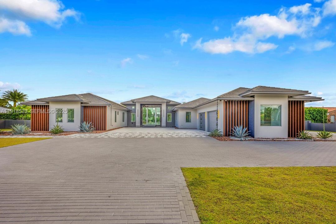 待售: $5,789,000 (6 贝兹, 6 浴室, 6566 平方英尺)