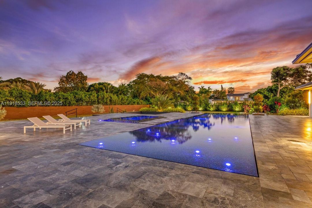 待售: $5,789,000 (6 贝兹, 6 浴室, 6566 平方英尺)