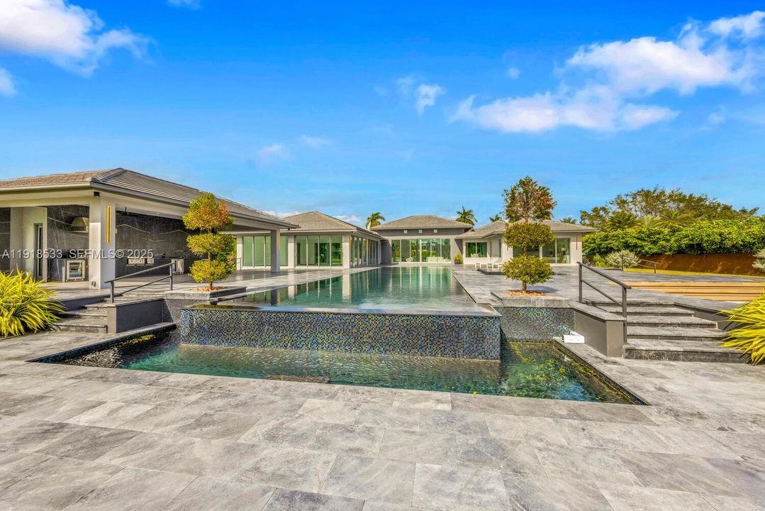 待售: $5,789,000 (6 贝兹, 6 浴室, 6566 平方英尺)