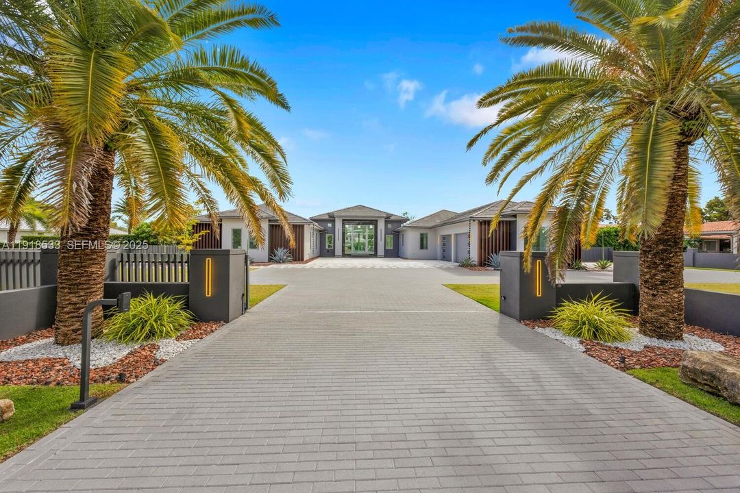 待售: $5,789,000 (6 贝兹, 6 浴室, 6566 平方英尺)