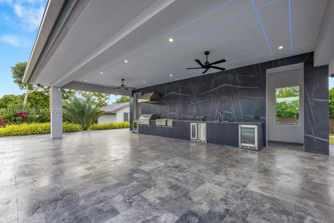 待售: $5,789,000 (6 贝兹, 6 浴室, 6566 平方英尺)