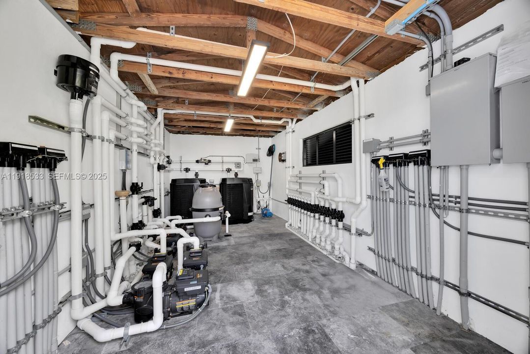 待售: $5,789,000 (6 贝兹, 6 浴室, 6566 平方英尺)