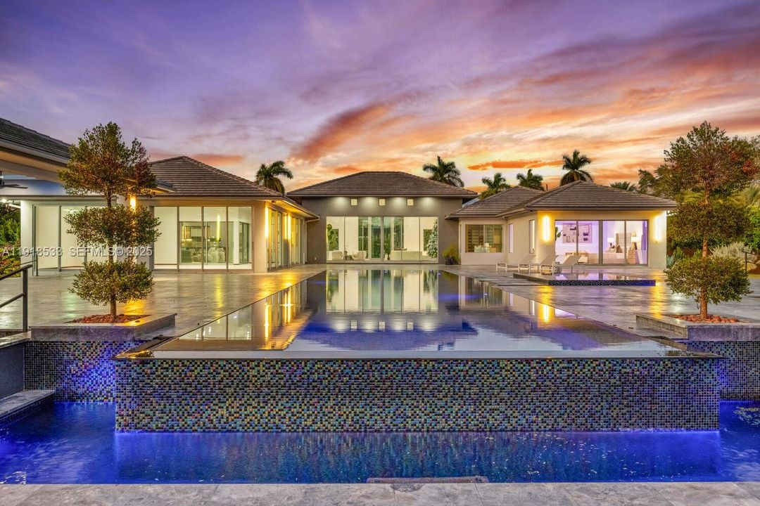 待售: $5,789,000 (6 贝兹, 6 浴室, 6566 平方英尺)