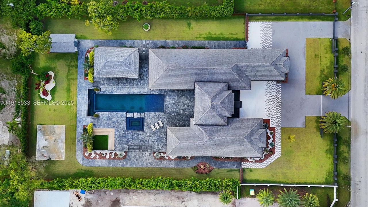 待售: $5,789,000 (6 贝兹, 6 浴室, 6566 平方英尺)