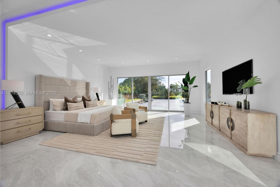 待售: $5,789,000 (6 贝兹, 6 浴室, 6566 平方英尺)