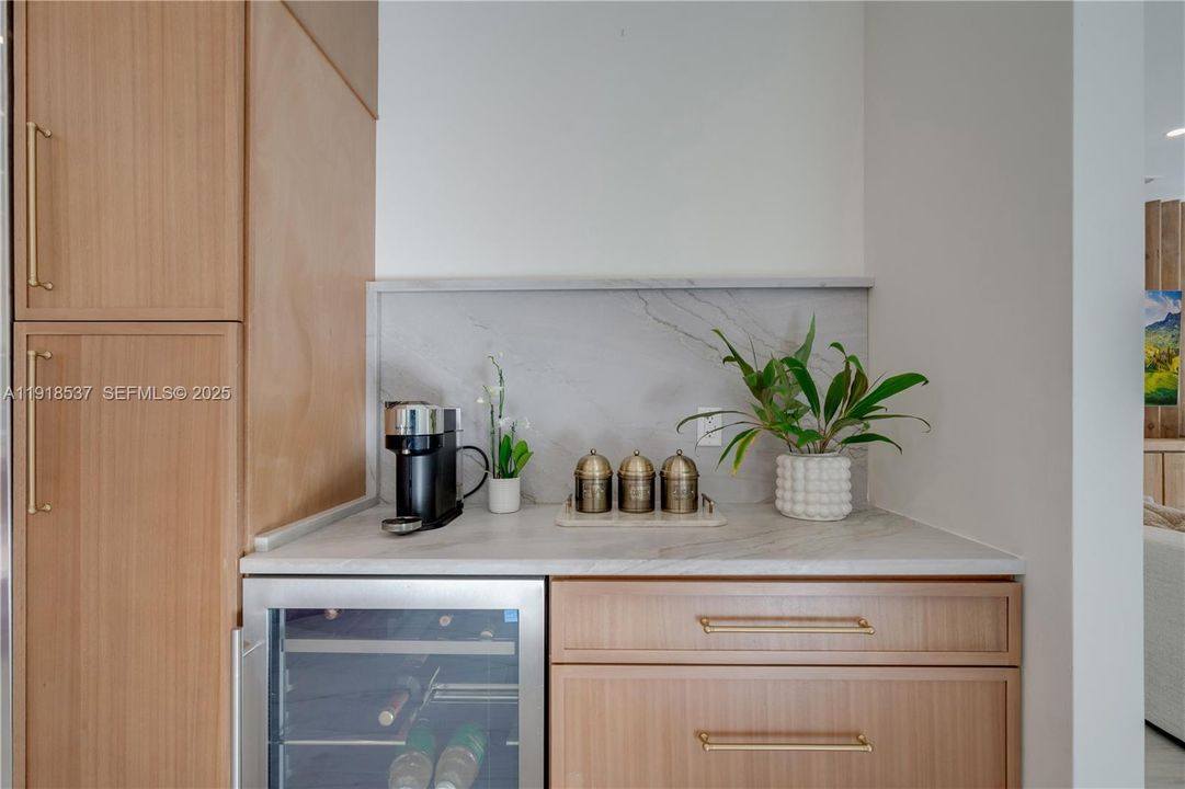 For Sale: $2,250,000 (6 beds, 4 baths, 3189 Square Feet)