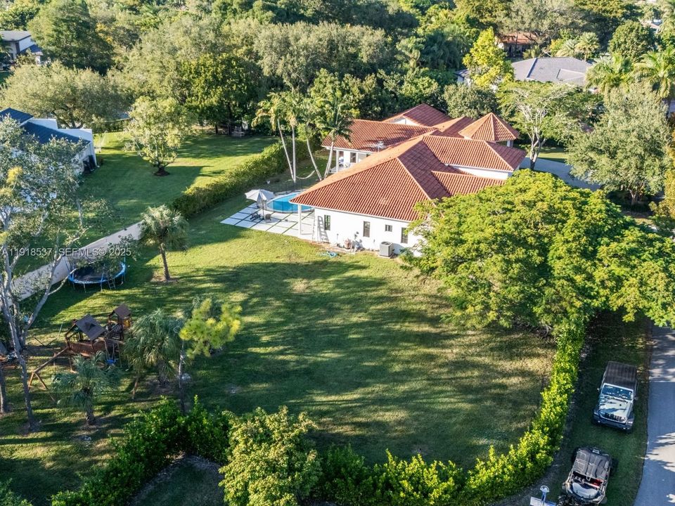 For Sale: $2,250,000 (6 beds, 4 baths, 3189 Square Feet)