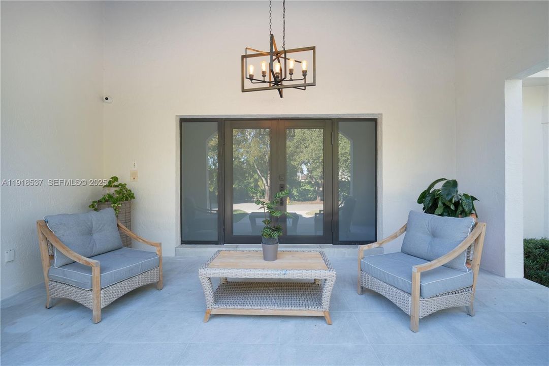 For Sale: $2,250,000 (6 beds, 4 baths, 3189 Square Feet)