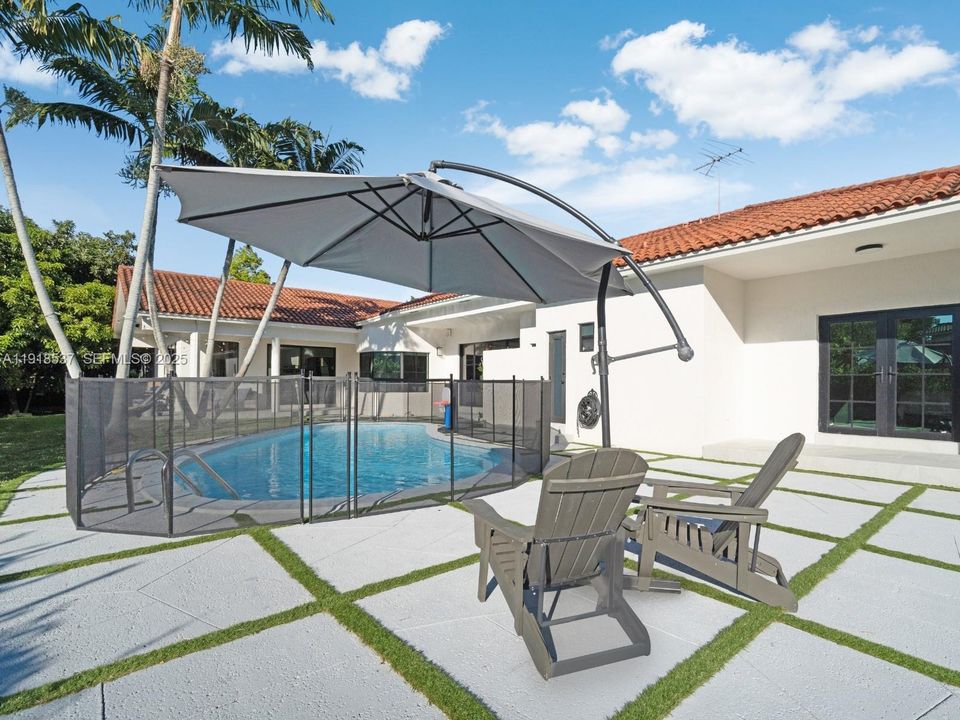 For Sale: $2,250,000 (6 beds, 4 baths, 3189 Square Feet)